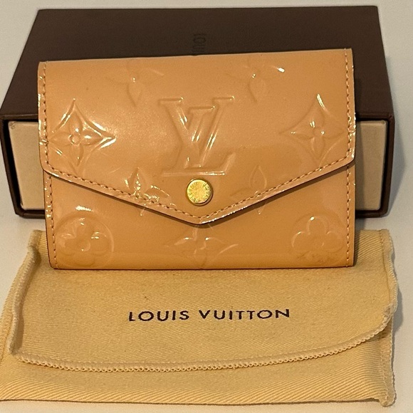 Louis Vuitton Peach Vernis 6 Key Holder - Picture 1 of 6